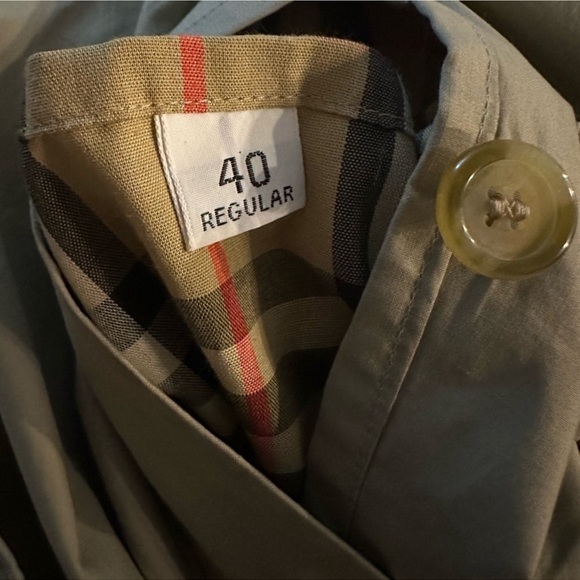 Vintage Burberry Classic Beige Trench Coat size 40 runs big XL - Picture 13 of 16